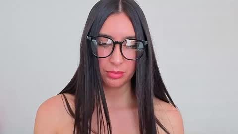 Snapshot of ana_castilo chatting on April 14, 3:07 pm Ana IG an castillo 1 online show from April 14, 3:07 pm