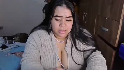 Snapshot of ana_cute_bigboobs chatting on March 5, 4:08 am ana_cute_bigboobs online show from March 5, 4:08 am