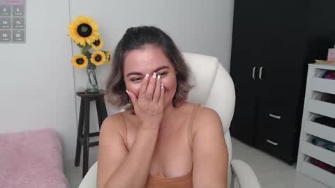 Snapshot of ana_hotmilfx chatting on December 20, 3:14 am ANA online show from December 20, 3:14 am