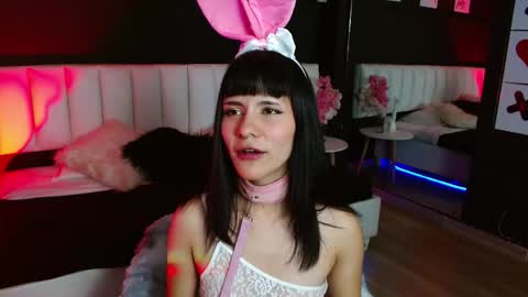 Ana online show from November 11, 1:33 pm