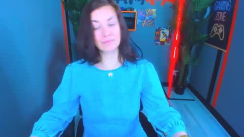 Snapshot of ana_mills chatting on May 11, 10:10 am Ana online show from May 11, 10:10 am