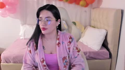 Im anna but you can call me as you want online show from March 6, 1:27 am