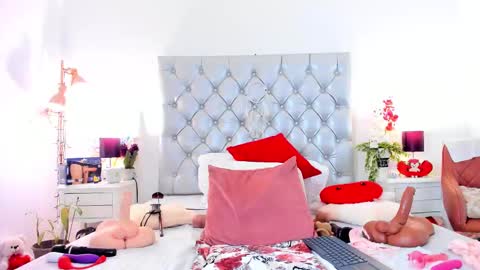 Snapshot of anaa_bellaa chatting on March 8, 2:19 pm anaa_bellaa online show from March 8, 2:19 pm