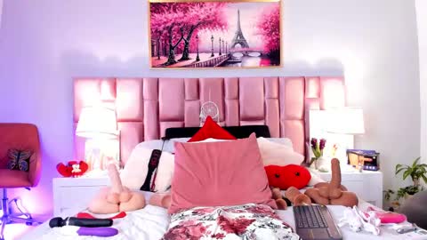 Snapshot of anaa_bellaa chatting on October 3, 1:41 pm anaa_bellaa online show from October 3, 1:41 pm