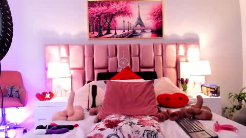 Snapshot of anaa_bellaa chatting on October 11, 12:15 pm anaa_bellaa online show from October 11, 12:15 pm