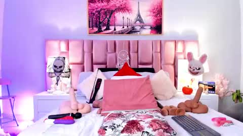 Snapshot of anaa_bellaa chatting on October 28, 1:03 pm anaa_bellaa online show from October 28, 1:03 pm