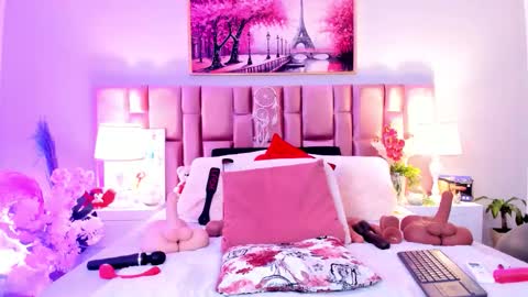 Snapshot of anaa_bellaa chatting on November 11, 12:27 pm anaa_bellaa online show from November 11, 12:27 pm