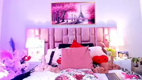 Snapshot of anaa_bellaa chatting on November 22, 12:15 pm anaa_bellaa online show from November 22, 12:15 pm