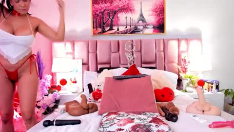 Snapshot of anaa_bellaa chatting on December 16, 12:21 pm anaa_bellaa online show from December 16, 12:21 pm