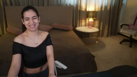 Snapshot of anabel2054 chatting on April 20, 7:00 am Sweet girls online show from April 20, 7:00 am
