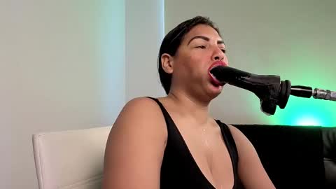 Snapshot of anabel693_ chatting on May 5, 4:04 pm Anabel Alice Gandara online show from May 5, 4:04 pm