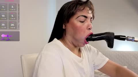 Snapshot of anabel693_ chatting on May 22, 3:39 pm Anabel Alice Gandara online show from May 22, 3:39 pm