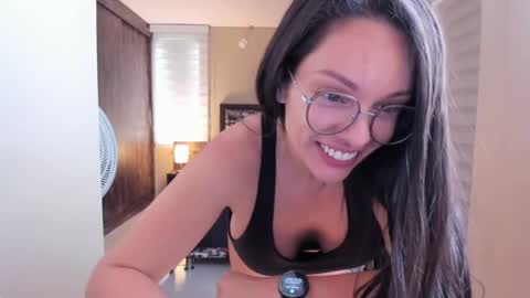 Snapshot of anabel_25 chatting on December 18, 4:06 pm Anabel online show from December 18, 4:06 pm