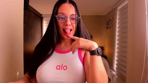 Snapshot of anabel_25 chatting on January 26, 1:36 pm Anabel online show from January 26, 1:36 pm