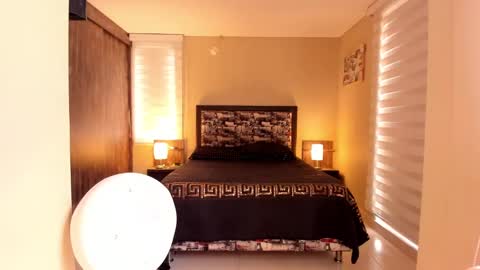 Snapshot of anabel_25 chatting on February 27, 7:37 pm Anabel online show from February 27, 7:37 pm