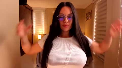 Snapshot of anabel_25 chatting on September 24, 3:37 pm Anabel online show from September 24, 3:37 pm