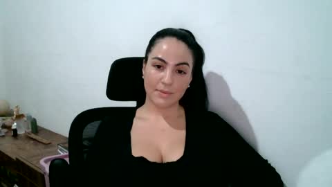 Snapshot of anabelenogueira1 chatting on July 25, 10:29 pm anabelenogueira1 online show from July 25, 10:29 pm