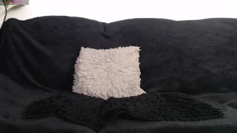 Ana online show from December 7, 1:18 pm