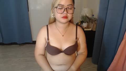 anabelle_pinayx online show from March 7, 7:33 pm