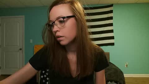 Anabelleleigh online show from May 19, 3:13 am