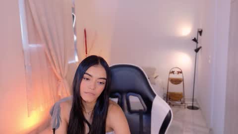 ANABEL WOLF  online show from November 13, 2:49 pm