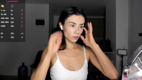 Ana Henao or Annie... Follow me ahenaocb Insta  X online show from November 29, 11:19 pm