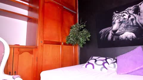 Snapshot of anahi__18 chatting on January 14, 9:35 am Anahi online show from January 14, 9:35 am