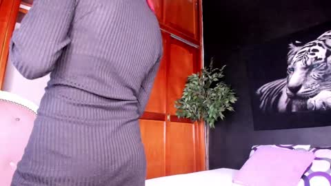 Snapshot of anahi__18 chatting on January 23, 3:05 am Anahi online show from January 23, 3:05 am