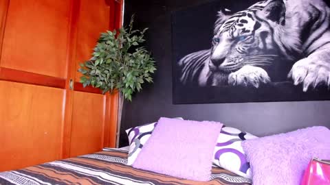 Snapshot of anahi__18 chatting on February 5, 2:51 am Anahi online show from February 5, 2:51 am