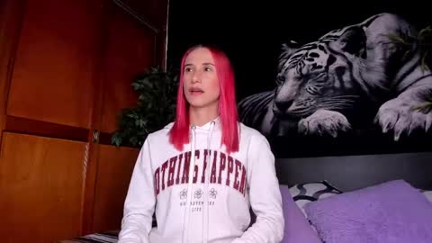 Snapshot of anahi__18 chatting on February 15, 3:31 am Anahi online show from February 15, 3:31 am