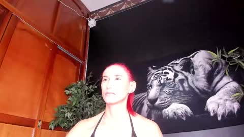 Snapshot of anahi__18 chatting on February 19, 9:17 am Anahi online show from February 19, 9:17 am