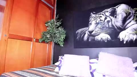 Snapshot of anahi__18 chatting on February 20, 2:51 am Anahi online show from February 20, 2:51 am