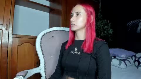 Snapshot of anahi__18 chatting on February 25, 2:58 am Anahi online show from February 25, 2:58 am