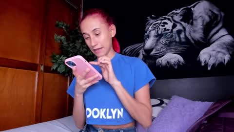 Snapshot of anahi__18 chatting on March 5, 2:46 am Anahi online show from March 5, 2:46 am