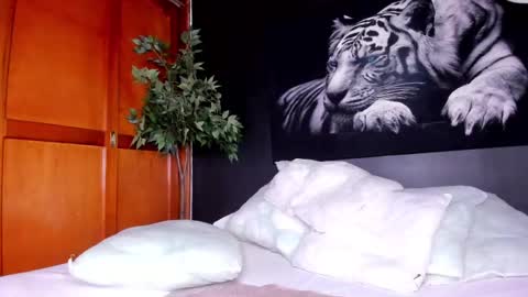 Snapshot of anahi__18 chatting on March 6, 3:02 am Anahi online show from March 6, 3:02 am