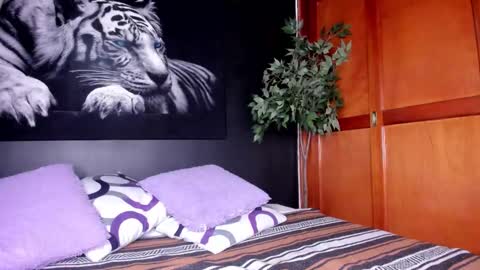 Snapshot of anahi__18 chatting on September 11, 4:45 am Anahi online show from September 11, 4:45 am