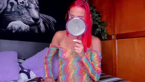 Snapshot of anahi__18 chatting on October 4, 3:26 am Anahi online show from October 4, 3:26 am