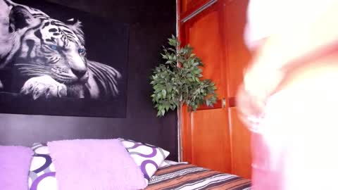 Snapshot of anahi__18 chatting on October 17, 2:59 am Anahi online show from October 17, 2:59 am