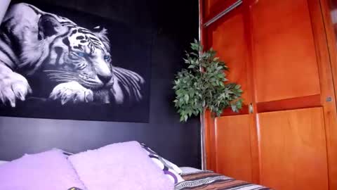 Snapshot of anahi__18 chatting on October 18, 3:31 am Anahi online show from October 18, 3:31 am