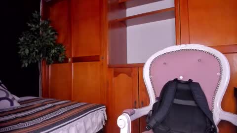 Snapshot of anahi__18 chatting on October 22, 3:07 am Anahi online show from October 22, 3:07 am