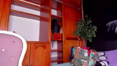 Snapshot of anahi__18 chatting on November 12, 3:07 am Anahi online show from November 12, 3:07 am