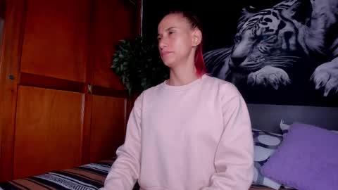 Snapshot of anahi__18 chatting on December 3, 3:25 am Anahi online show from December 3, 3:25 am