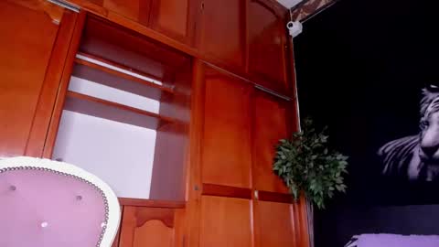 Snapshot of anahi__18 chatting on December 4, 3:16 am Anahi online show from December 4, 3:16 am