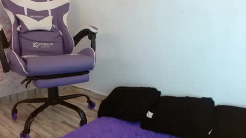 ANAH   online show from September 11, 8:42 pm