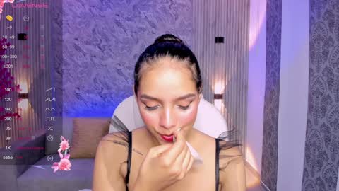 Anahi Curlie online show from December 14, 7:29 am