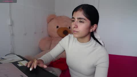 Anahi Browns online show from January 7, 6:54 pm