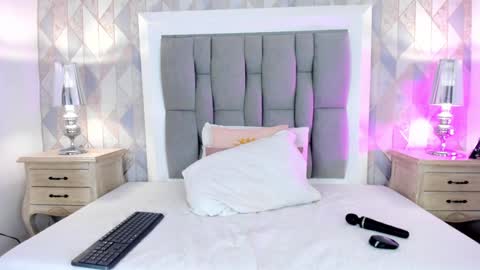   online show from January 10, 2:45 pm