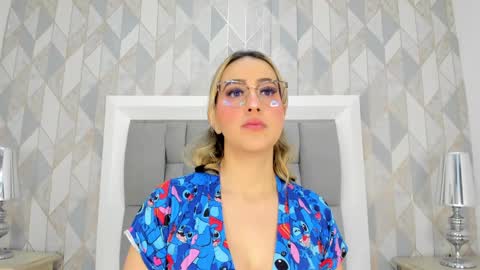   online show from February 1, 11:32 am