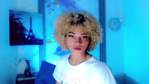 anais_velvet_ online show from June 30, 3:51 am