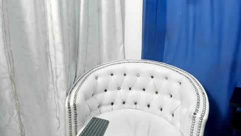 analia18  online show from January 6, 6:31 pm